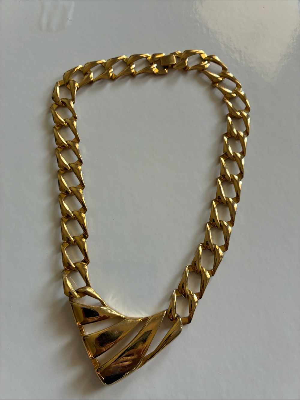 Source Unknown Gold-Tone Chunky Link Necklace with Sculpted V Pendant